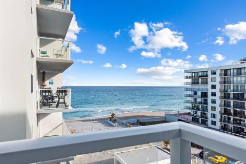 Condominio en Palm Beach, Florida, 2 dormitorios № 2123459