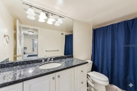 Condo in Palm Beach, Florida, 2 bedrooms № 2123459 - photo 13