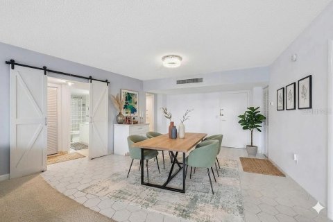 Condo in Palm Beach, Florida, 2 bedrooms № 2123459 - photo 10