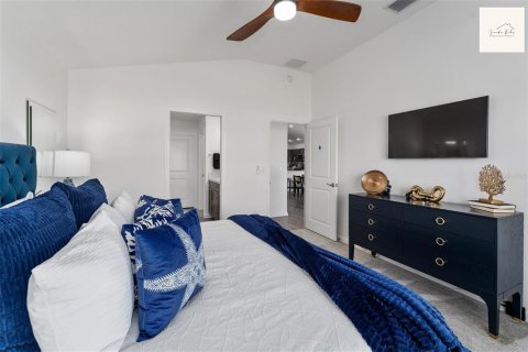 House in The Villages, Florida 2 bedrooms, 117.15 sq.m. № 1816203 - photo 16