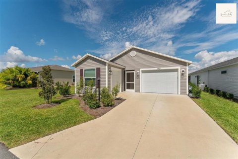 House in The Villages, Florida 2 bedrooms, 117.15 sq.m. № 1816203 - photo 2