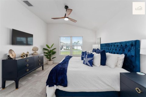 House in The Villages, Florida 2 bedrooms, 117.15 sq.m. № 1816203 - photo 17