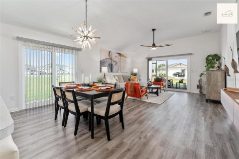 House in The Villages, Florida 2 bedrooms, 117.15 sq.m. № 1816203 - photo 8