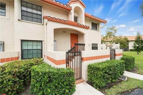 Condo in Deerfield Beach, Florida, 2 bedrooms № 2276035