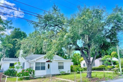 House in Tarpon Springs, Florida 3 bedrooms, 83.98 sq.m. № 1150059 - photo 1