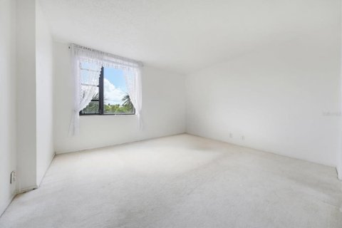 Condo in Clearwater, Florida, 1 bedroom  № 2234005 - photo 11