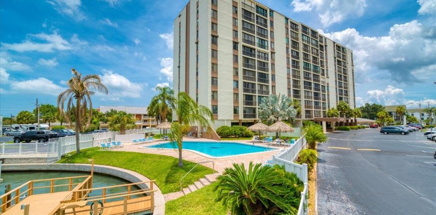 Condo in Clearwater, Florida, 1 bedroom  № 2234005