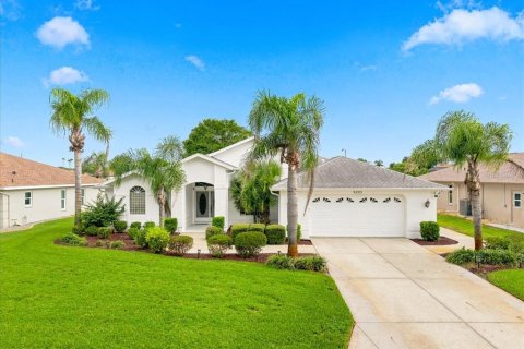 House in Weeki Wachee, Florida 3 bedrooms, 188.22 sq.m. № 2351898
