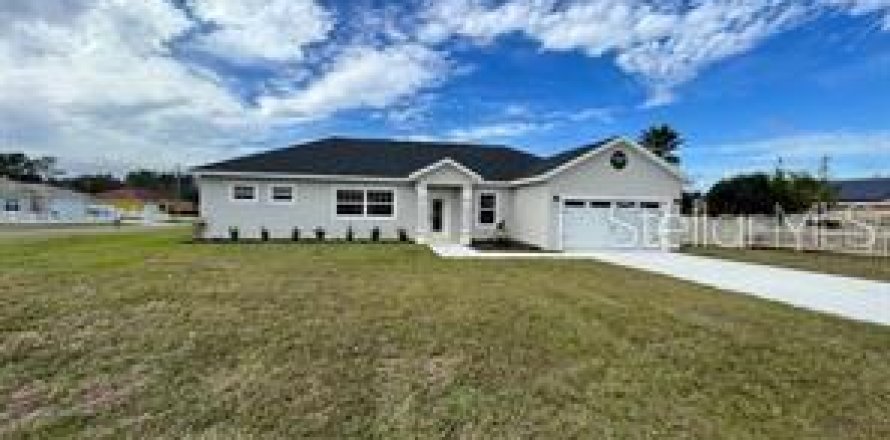 House in Ocala, Florida 4 bedrooms, 175.4 sq.m. № 2238143
