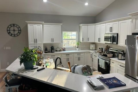 House in Ocala, Florida 4 bedrooms, 175.4 sq.m. № 2238143 - photo 10