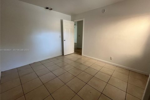 Condominio en venta en Lauderhill, Florida, 2 dormitorios, 91.04 m2 № 1983838 - foto 23