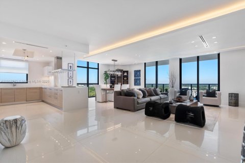 Condo in North Miami Beach, Florida, 2 bedrooms  № 1974029 - photo 4