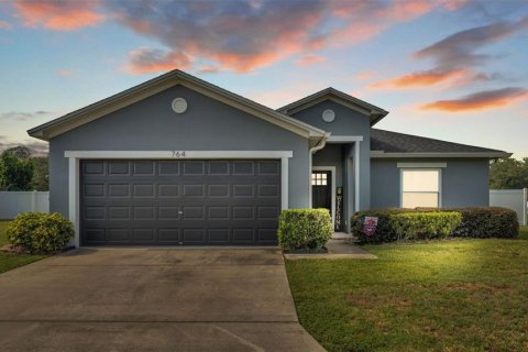 House in Auburndale, Florida 3 bedrooms, 128.48 sq.m. № 1851585 - photo 1