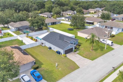 House in Auburndale, Florida 3 bedrooms, 128.48 sq.m. № 1851585 - photo 5