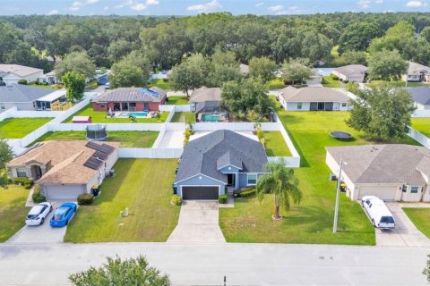 House in Auburndale, Florida 3 bedrooms, 128.48 sq.m. № 1851585 - photo 4