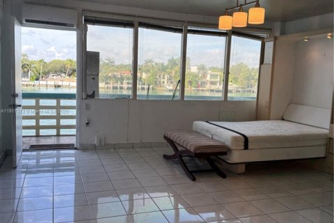 Condo in Miami Beach, Florida  № 1967285 - photo 4