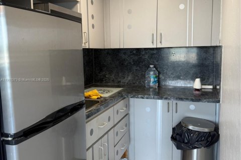 Condo in Miami Beach, Florida  № 1967285 - photo 7