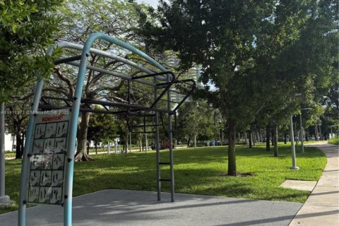 Condo in Miami Beach, Florida  № 1967285 - photo 20