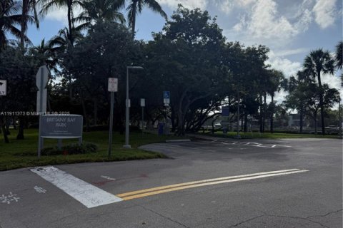 Condo in Miami Beach, Florida  № 1967285 - photo 17
