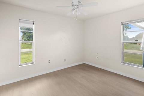 House in Port Charlotte, Florida 3 bedrooms, 115.2 sq.m. № 1900472 - photo 22