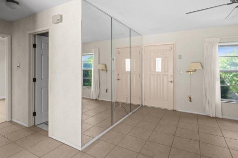 House in Port Charlotte, Florida 3 bedrooms, 115.2 sq.m. № 1900472 - photo 7