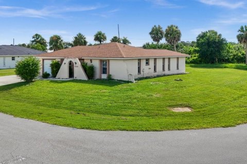 House in Port Charlotte, Florida 3 bedrooms, 115.2 sq.m. № 1900472 - photo 29