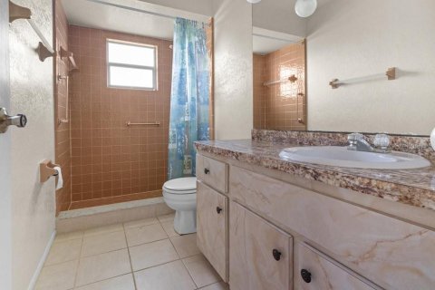 House in Port Charlotte, Florida 3 bedrooms, 115.2 sq.m. № 1900472 - photo 16