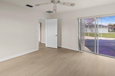 House in Port Charlotte, Florida 3 bedrooms, 115.2 sq.m. № 1900472 - photo 17
