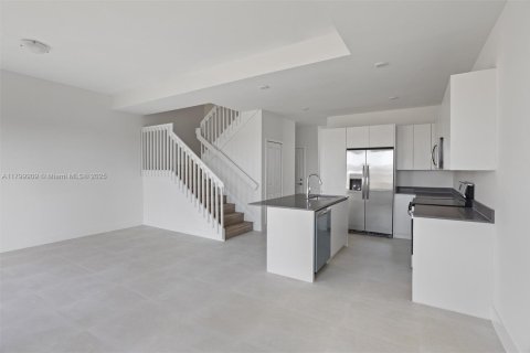 Adosado en venta en Homestead, Florida, 3 dormitorios, 144 m2 № 1865180 - foto 11