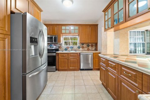 Купить виллу или дом в Майами, Флорида 2 спальни, 123.93м2, № 1950947 - фото 11