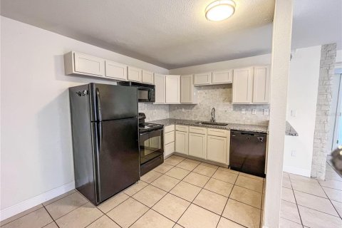 Copropriété à louer à Land O' Lakes, Floride: 2 chambres, 74.32 m2 № 2413637 - photo 4