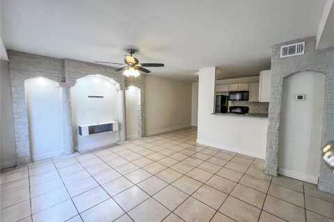 Copropriété à louer à Land O' Lakes, Floride: 2 chambres, 74.32 m2 № 2413637 - photo 3
