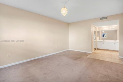 Copropriété à vendre à Pembroke Pines, Floride: 2 chambres, 142.42 m2 № 2001309 - photo 18
