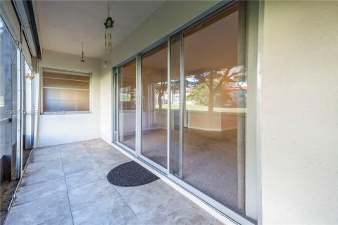 Copropriété à vendre à Pembroke Pines, Floride: 2 chambres, 142.42 m2 № 2001309 - photo 30