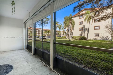Copropriété à vendre à Pembroke Pines, Floride: 2 chambres, 142.42 m2 № 2001309 - photo 20