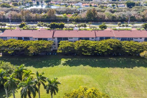 Copropriété à vendre à Pembroke Pines, Floride: 2 chambres, 142.42 m2 № 2001309 - photo 26