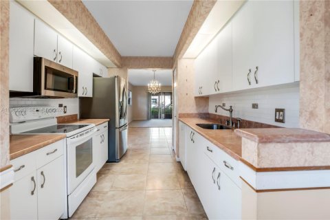 Copropriété à vendre à Pembroke Pines, Floride: 2 chambres, 142.42 m2 № 2001309 - photo 5