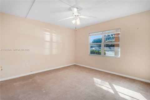 Copropriété à vendre à Pembroke Pines, Floride: 2 chambres, 142.42 m2 № 2001309 - photo 15