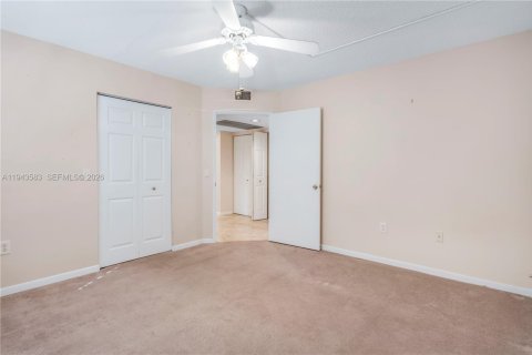 Copropriété à vendre à Pembroke Pines, Floride: 2 chambres, 142.42 m2 № 2001309 - photo 12