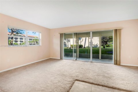 Copropriété à vendre à Pembroke Pines, Floride: 2 chambres, 142.42 m2 № 2001309 - photo 17