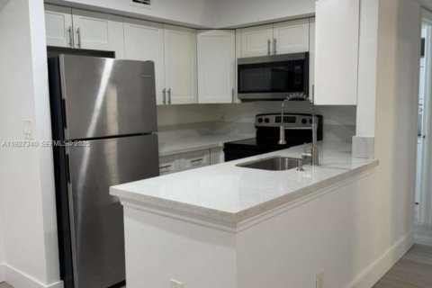 Снять в аренду кондоминиум в Санрайз, Флорида 2 спальни, 70.61м2, № 1987717 - фото 15