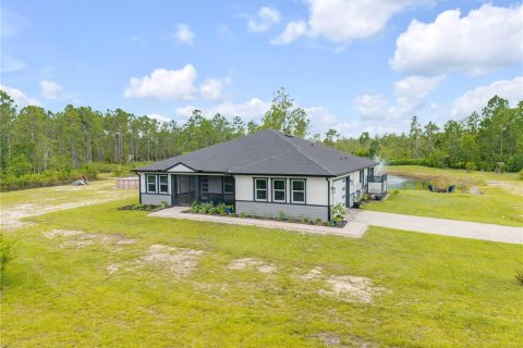 House in New Smyrna Beach, Florida 4 bedrooms, 187.38 sq.m. № 2166812