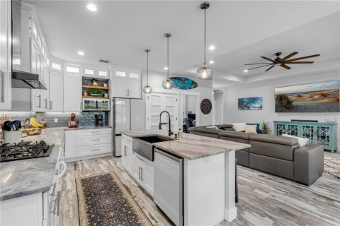 House in New Smyrna Beach, Florida 4 bedrooms, 187.38 sq.m. № 2166812 - photo 26