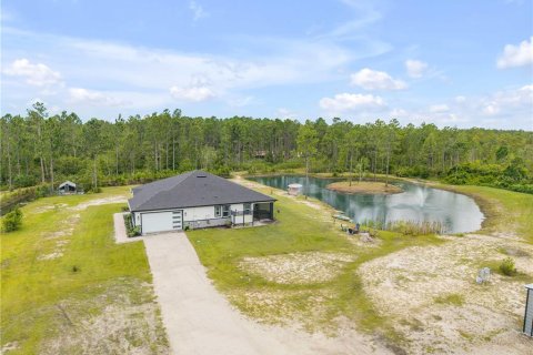 House in New Smyrna Beach, Florida 4 bedrooms, 187.38 sq.m. № 2166812 - photo 10