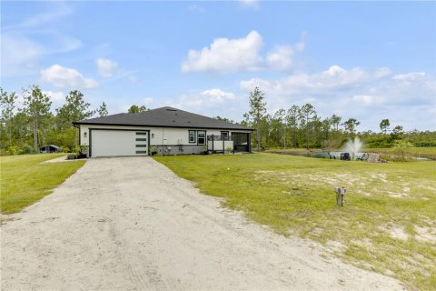 House in New Smyrna Beach, Florida 4 bedrooms, 187.38 sq.m. № 2166812 - photo 11
