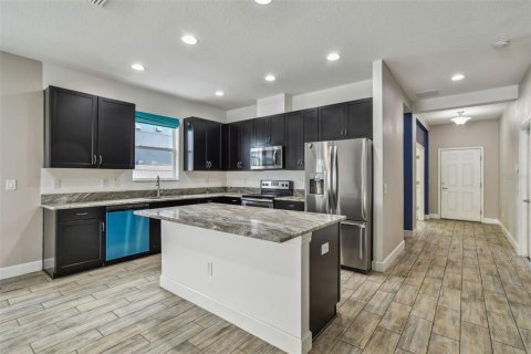 Villa ou maison à vendre à Wesley Chapel, Floride: 3 chambres, 219.34 m2 № 1586621 - photo 12