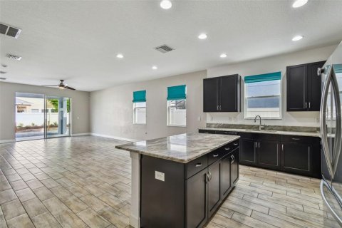 Villa ou maison à vendre à Wesley Chapel, Floride: 3 chambres, 219.34 m2 № 1586621 - photo 6