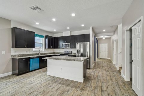 Villa ou maison à vendre à Wesley Chapel, Floride: 3 chambres, 219.34 m2 № 1586621 - photo 7