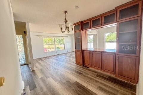 Villa ou maison à vendre à Howey-in-the-Hills, Floride: 2 chambres, 193.98 m2 № 2105175 - photo 4