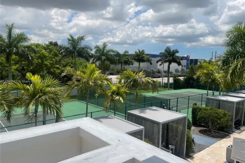 Townhouse in LANDMARK in Doral, Florida 3 bedrooms, 102.38 sq.m. № 1840932 - photo 20